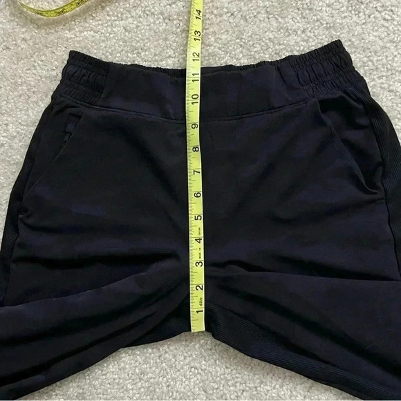 ATHLETA Brooklyn Lined Camo Jogger Pant Black Size 0 #985549 $99 Active Outdoor - Picture 11 of 16